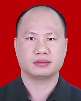 理事 何健仁